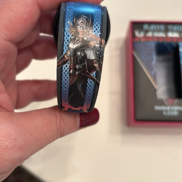 Disney Thor Marvel MagicBand Plus - Picture 9 of 10